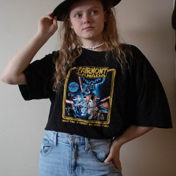 Oversized Fairmont Canada Tee - Picture 5 of 5